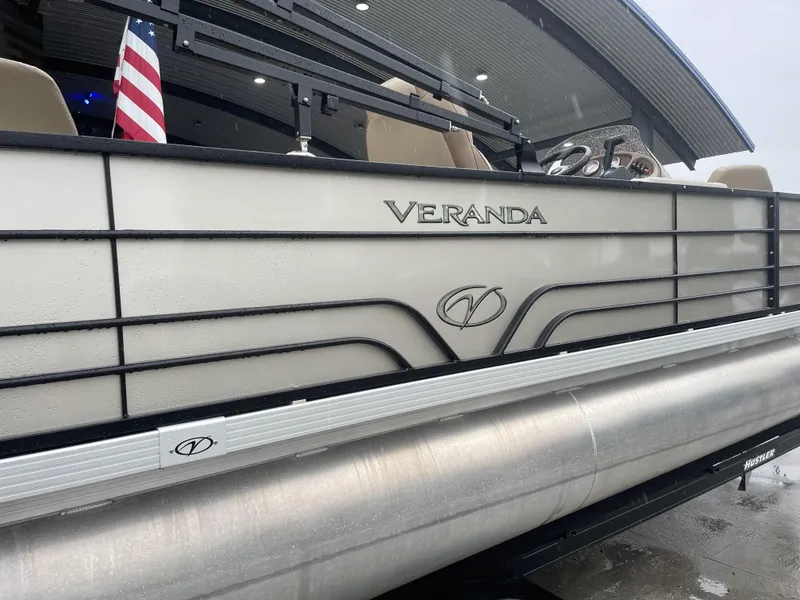 Slide: The Image of Veranda VF20F4 2020 - 20