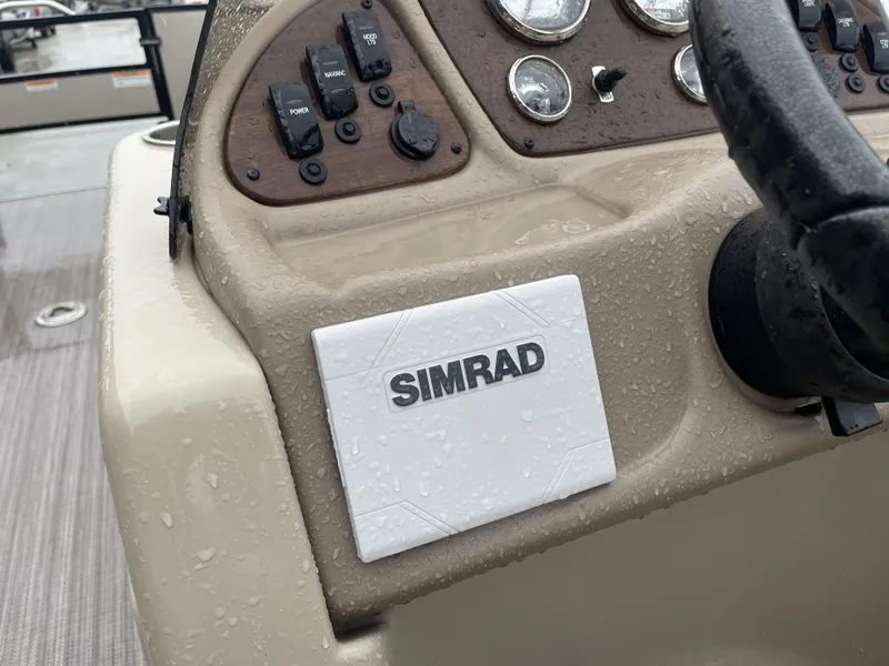 Slide: The Image of Veranda VF20F4 2020 - 40