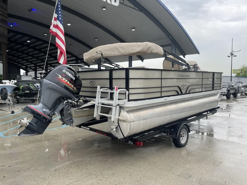 Slide: The Image of Veranda VF20F4 2020 - 5