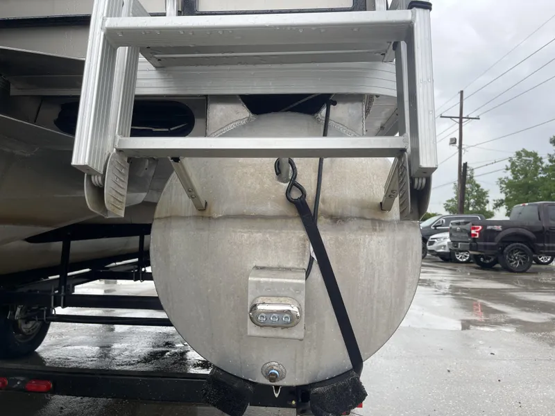 Slide: The Image of Veranda VF20F4 2020 - 9