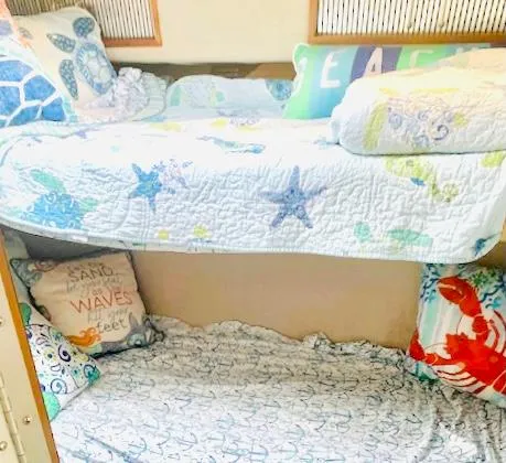 Slide: The Image of Sea Ray 39 1989 - 10