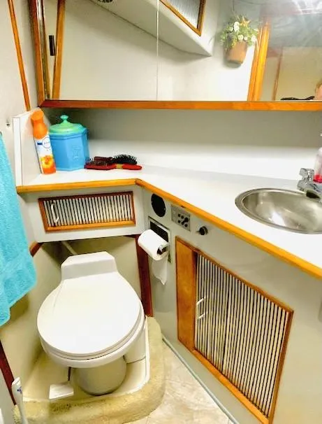 Slide: The Image of Sea Ray 39 1989 - 11