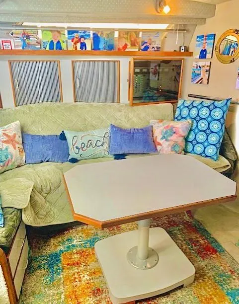 Slide: The Image of Sea Ray 39 1989 - 15