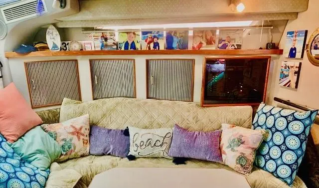 Slide: The Image of Sea Ray 39 1989 - 16