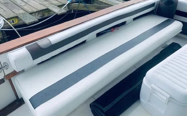 Slide: The Image of Sea Ray 39 1989 - 4