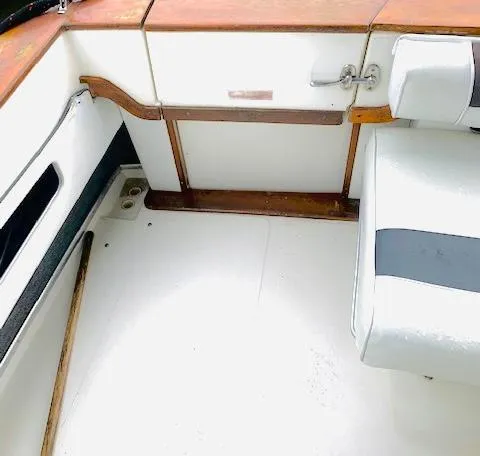 Slide: The Image of Sea Ray 39 1989 - 5