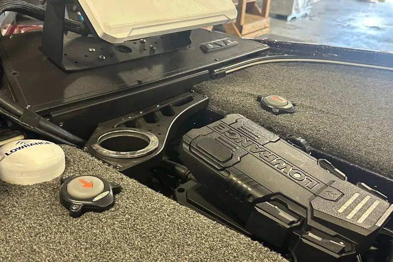 Slide: The Image of Interior of a 2022 Nitro Z20 Pro boat featuring Lowrance electronics and control panel. - 32