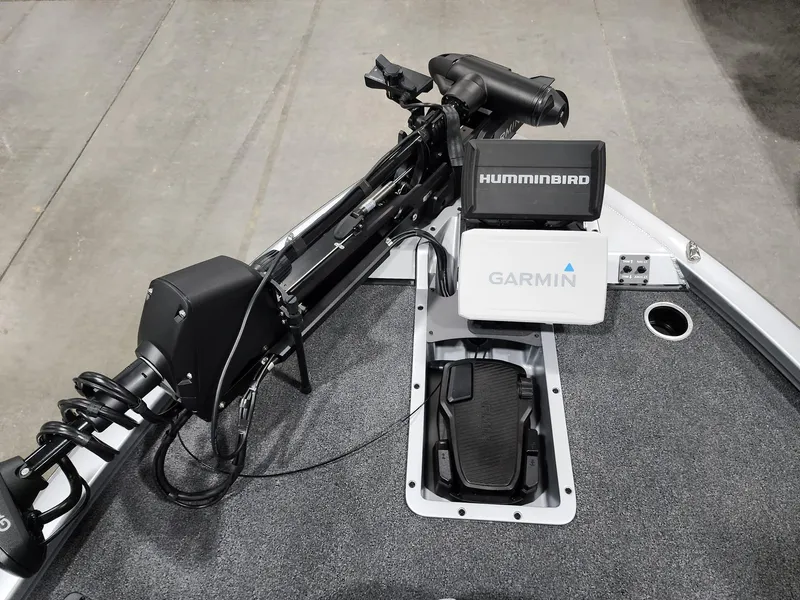 Slide: The Image of 2024 Vexus AVX1880 boat with Humminbird and Garmin electronics. - 6