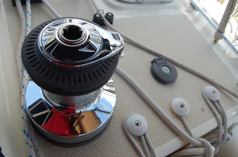 Slide: The Image of Electric Halyard Winch - 48