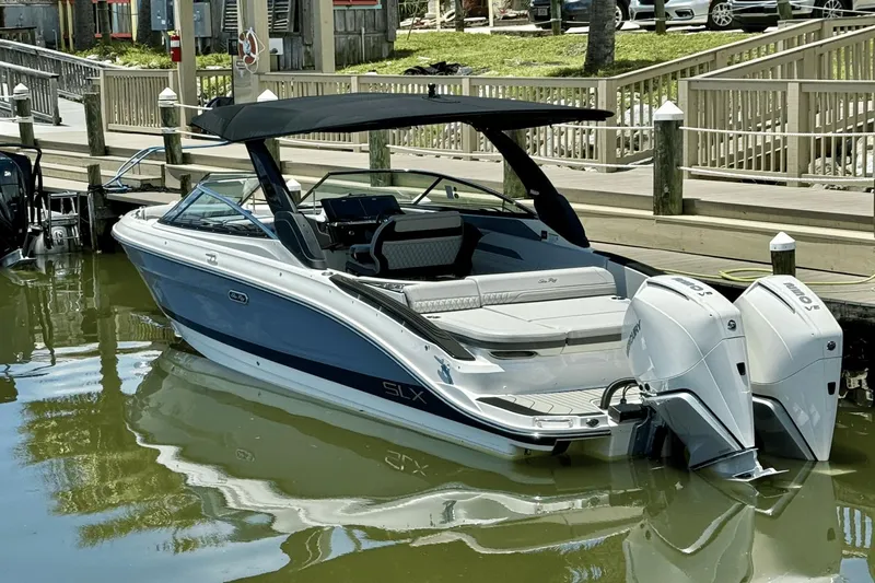 Slide: The Image of Sea Ray SLX 280 2025 - 2