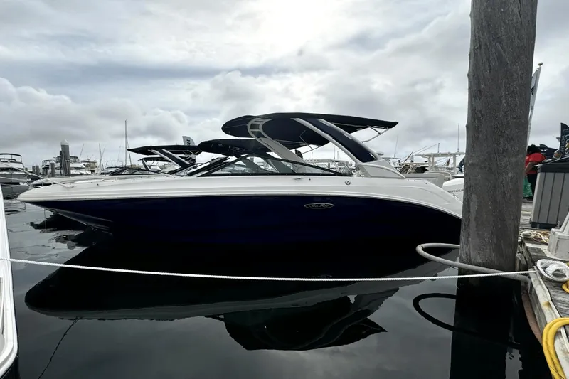 Slide: The Image of Sea Ray SDX 250 Outboard 2025 - 0