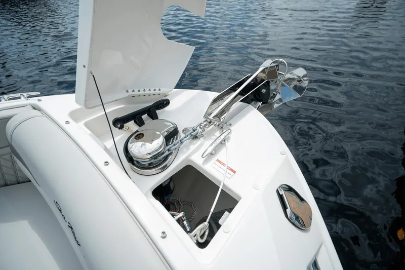 Slide: The Image of Sea Ray SLX 260 Outboard 2025 - 20