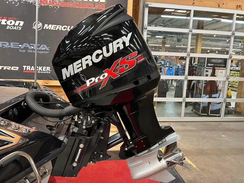Slide: The Image of 2018 Ranger Z520L boat with Mercury Pro XS outboard motor in showroom. - 3