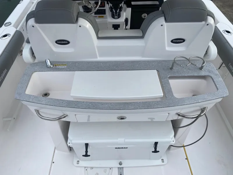 Slide: The Image of Everglades 295 Center Console 2022 - 11