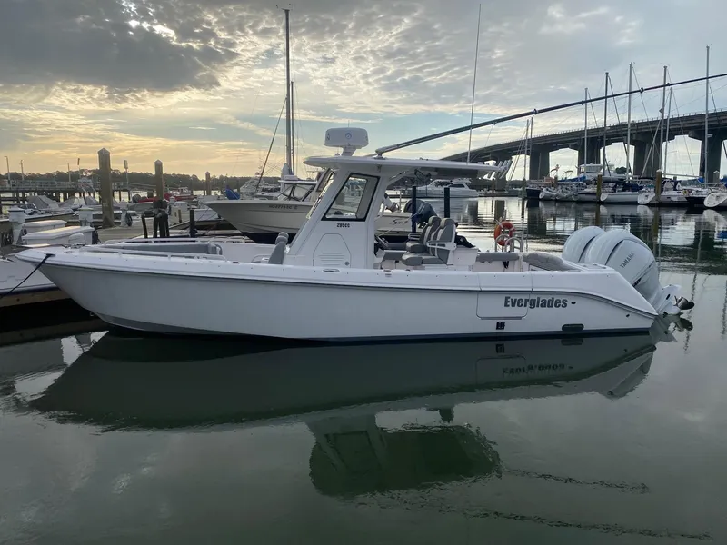 Slide: The Image of Everglades 295 Center Console 2022 - 14