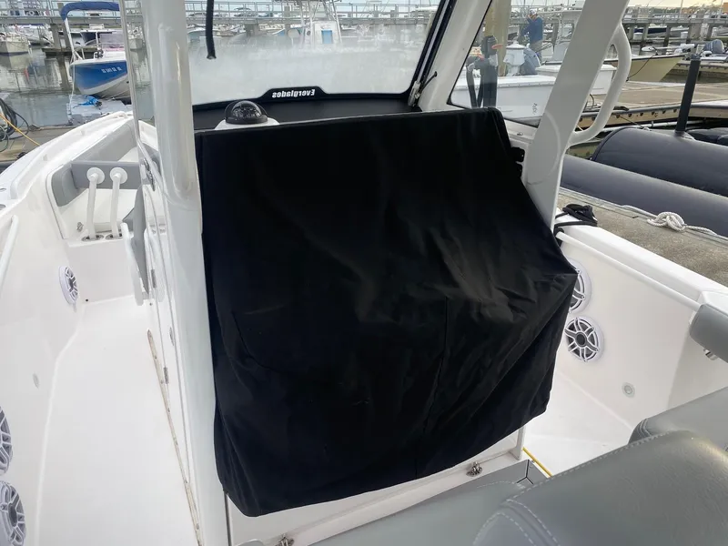 Slide: The Image of Everglades 295 Center Console 2022 - 15