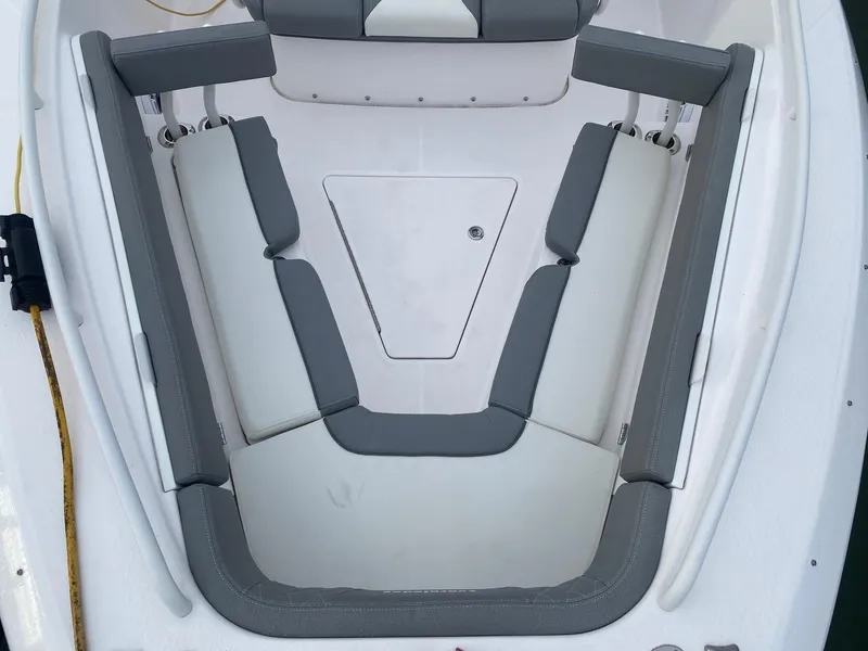 Slide: The Image of Everglades 295 Center Console 2022 - 21