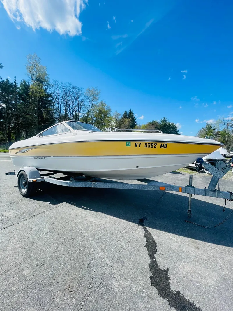 Slide: The Image of 2005 Stingray 195 LS/LX/LR boat on trailer with NY registration. - 3