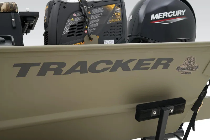 Slide: The Image of Tracker Grizzly 2072 CC Sportsman 2024 - 45