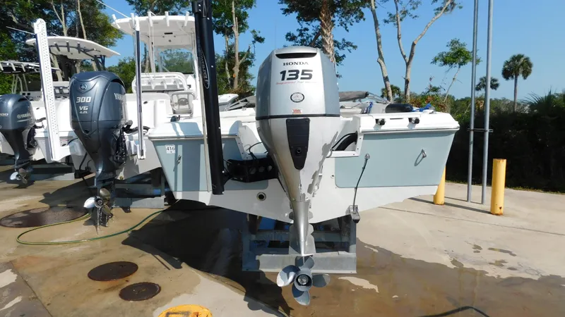 Slide: The Image of 2006 Sailfish 1900 boat with Honda 135 outboard motor. - 4
