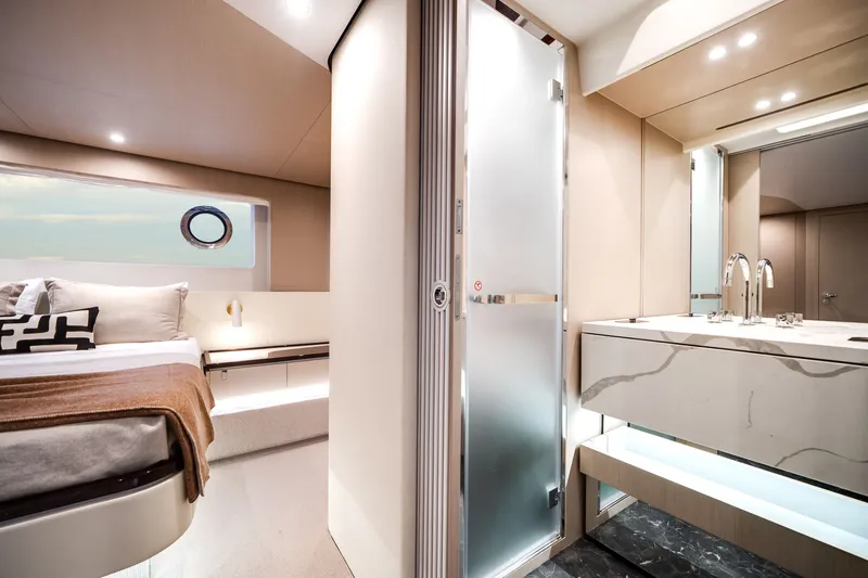 Slide: The Image of Azimut Fly 68 2025 - 31