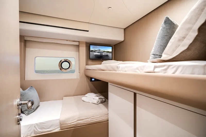 Slide: The Image of Azimut Fly 68 2025 - 22