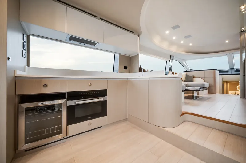 Slide: The Image of Azimut Fly 68 2025 - 37