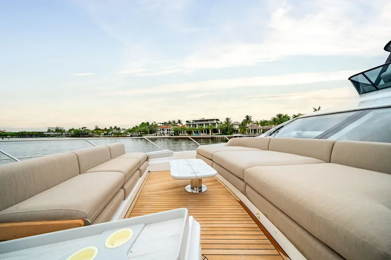 Slide: The Image of Azimut Fly 68 2025 - 55