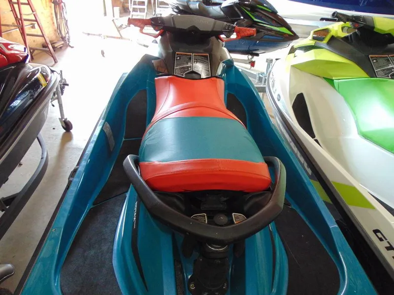Slide: The Image of Sea-Doo Wake 155 2019 - 4