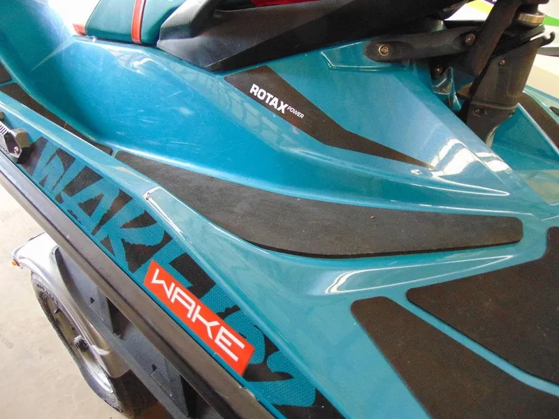 Slide: The Image of Sea-Doo Wake 155 2019 - 5