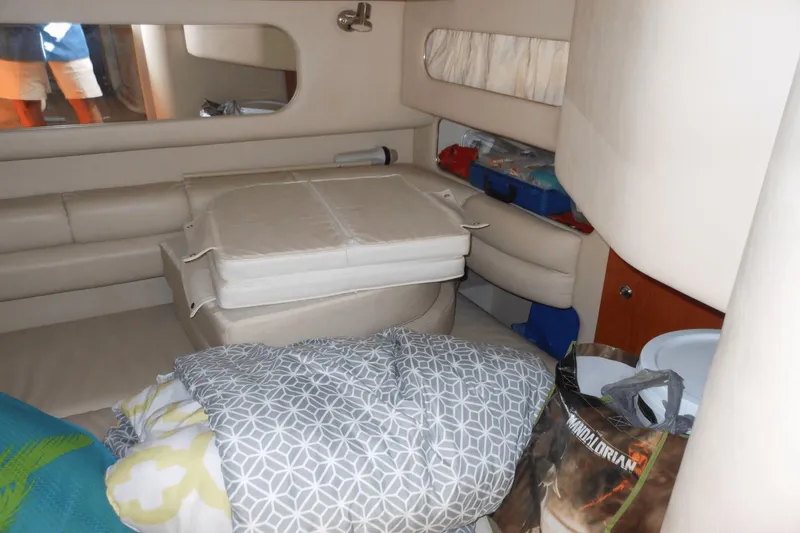 Slide: The Image of Sea Ray 40 Sundancer 1999 - 26