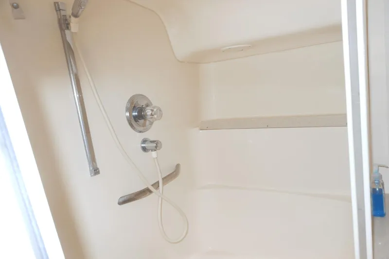 Slide: The Image of Sea Ray 40 Sundancer 1999 - 29