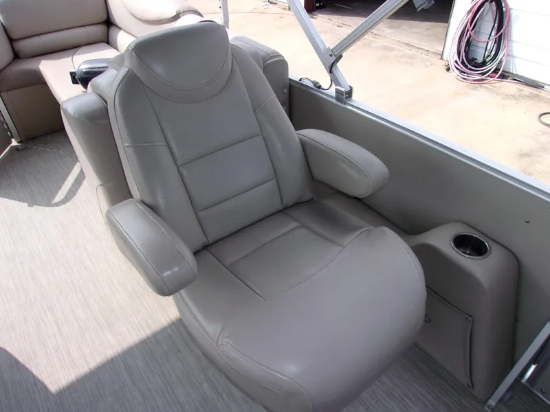Slide: The Image of Luxurious captain's chair in 2018 Avalon Catalina Cruise 23' pontoon boat. - 8