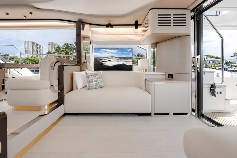 Slide: The Image of Azimut Fly 60 2025 - 13