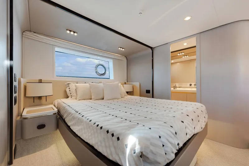 Slide: The Image of Azimut Fly 60 2025 - 26
