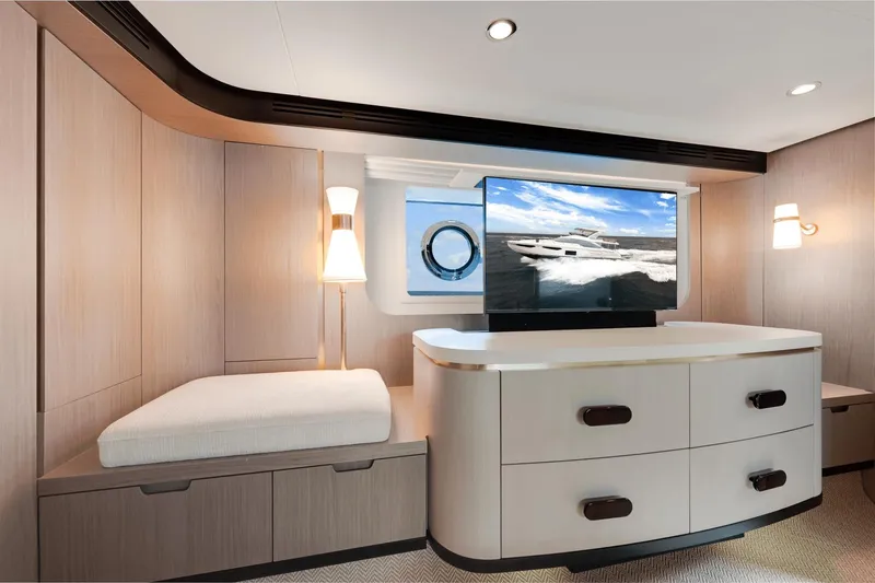 Slide: The Image of Azimut Fly 60 2025 - 28