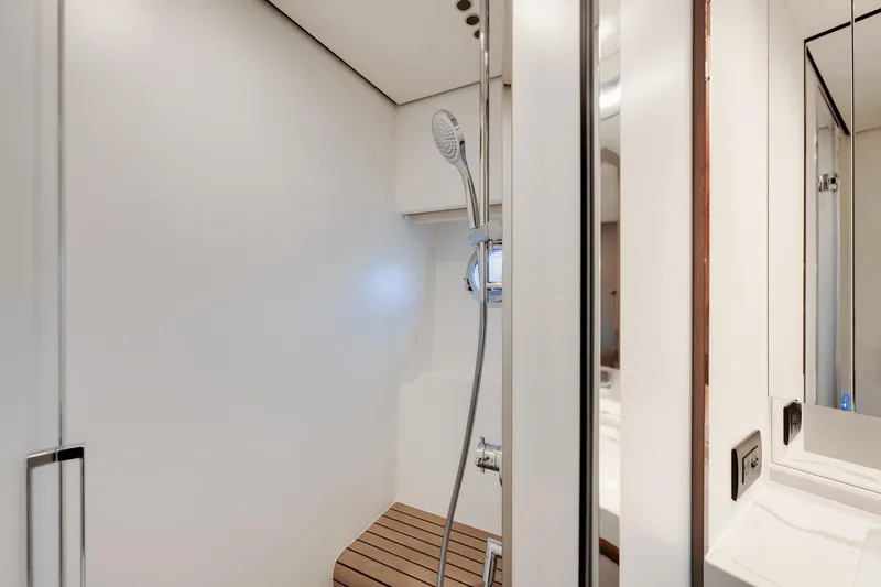 Slide: The Image of Azimut Fly 60 2025 - 38