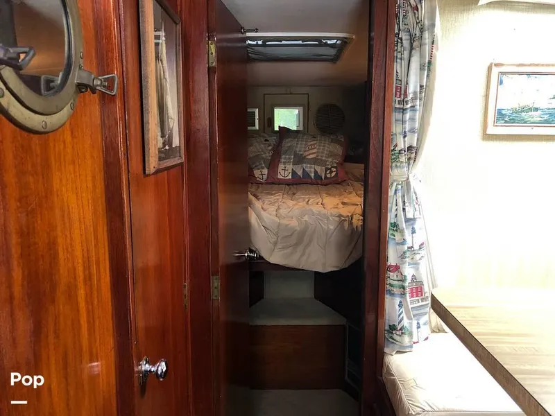 Slide: The Image of 1978 Trojan F-36 for sale in Bridgeport, CT - 15