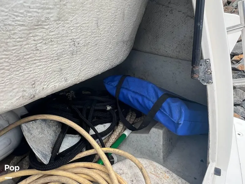 Slide: The Image of 2006 Rinker 320 EC for sale in Stamford, CT - 12