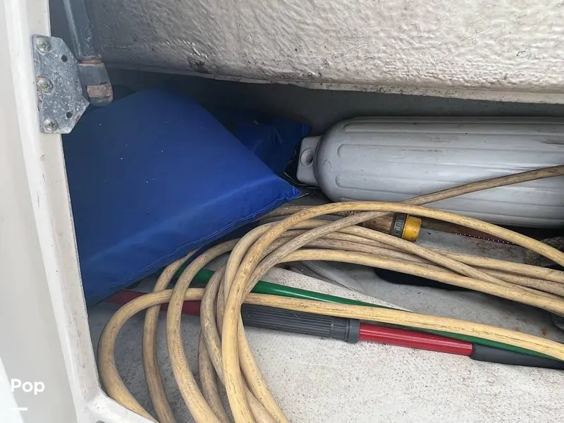 Slide: The Image of 2006 Rinker 320 EC for sale in Stamford, CT - 13