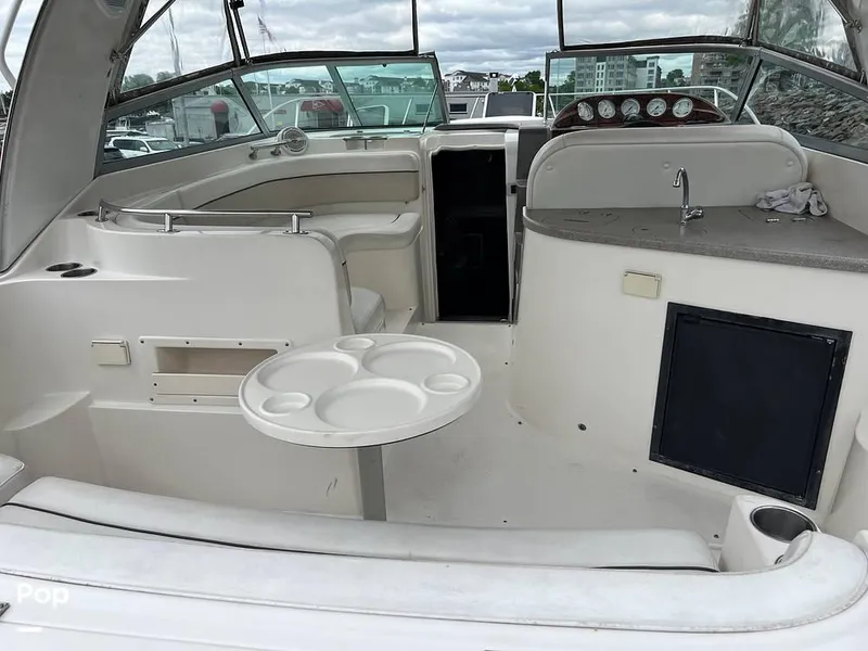 Slide: The Image of 2006 Rinker 320 EC for sale in Stamford, CT - 16
