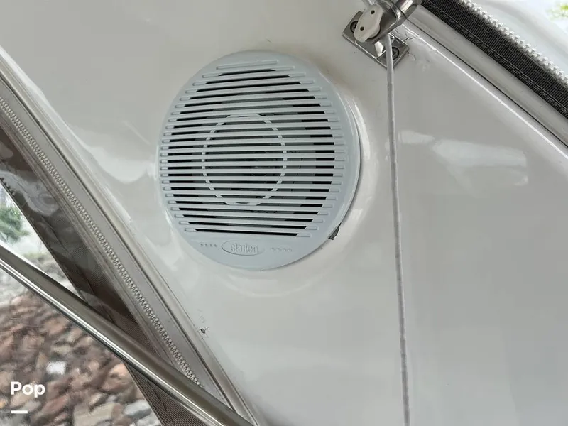 Slide: The Image of 2006 Rinker 320 EC for sale in Stamford, CT - 18