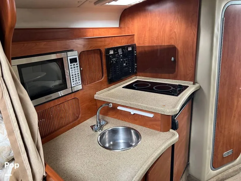 Slide: The Image of 2006 Rinker 320 EC for sale in Stamford, CT - 26