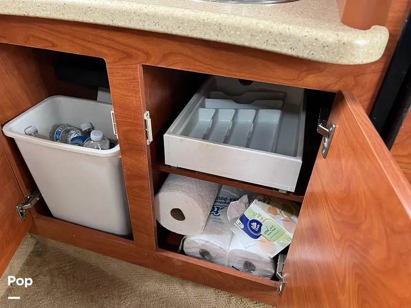 Slide: The Image of 2006 Rinker 320 EC for sale in Stamford, CT - 27