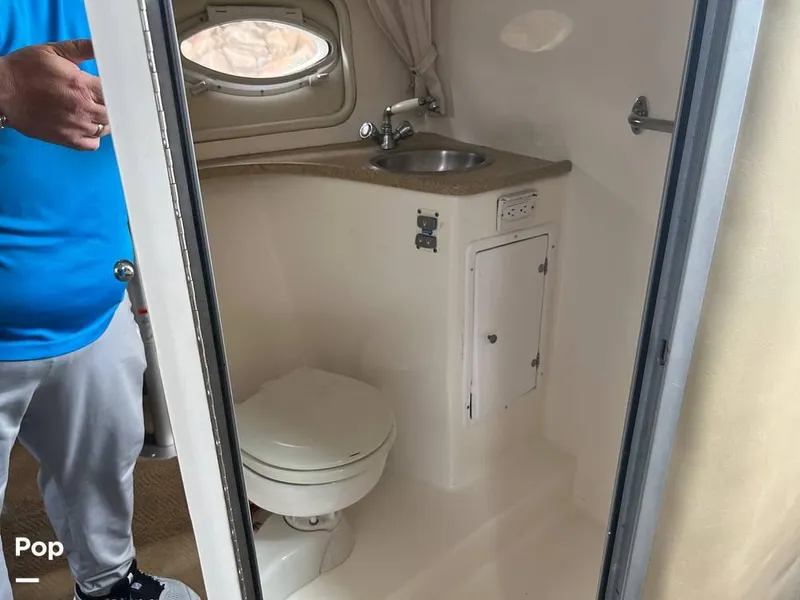 Slide: The Image of 2006 Rinker 320 EC for sale in Stamford, CT - 35