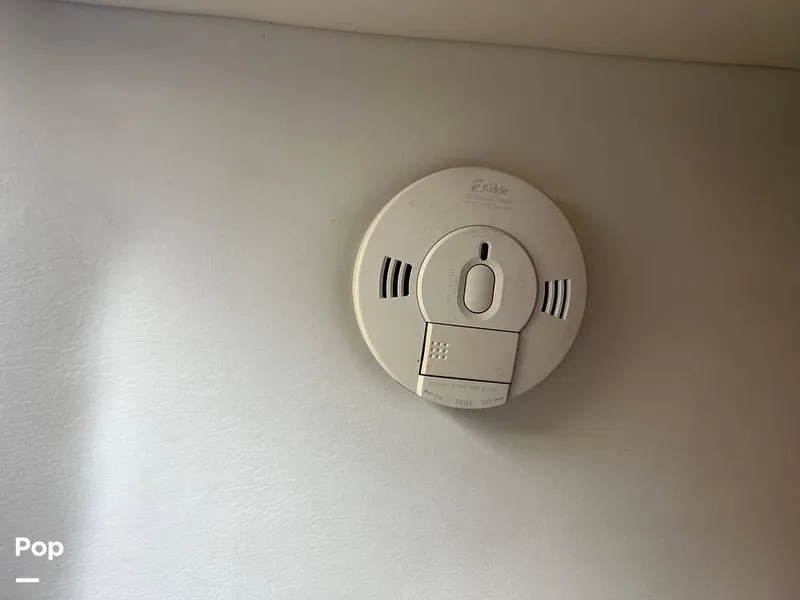 Slide: The Image of 2006 Rinker 320 EC for sale in Stamford, CT - 44