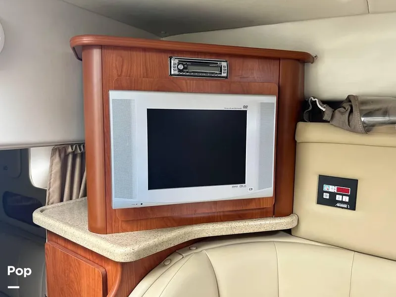 Slide: The Image of 2006 Rinker 320 EC for sale in Stamford, CT - 46