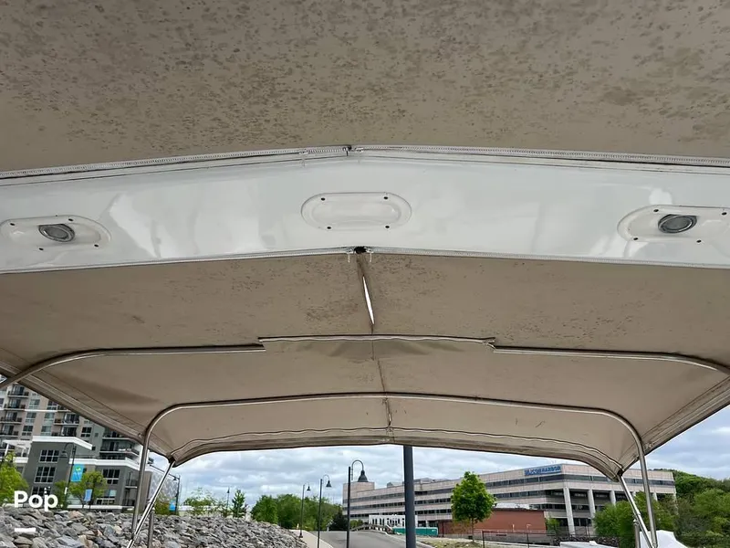 Slide: The Image of 2006 Rinker 320 EC for sale in Stamford, CT - 47