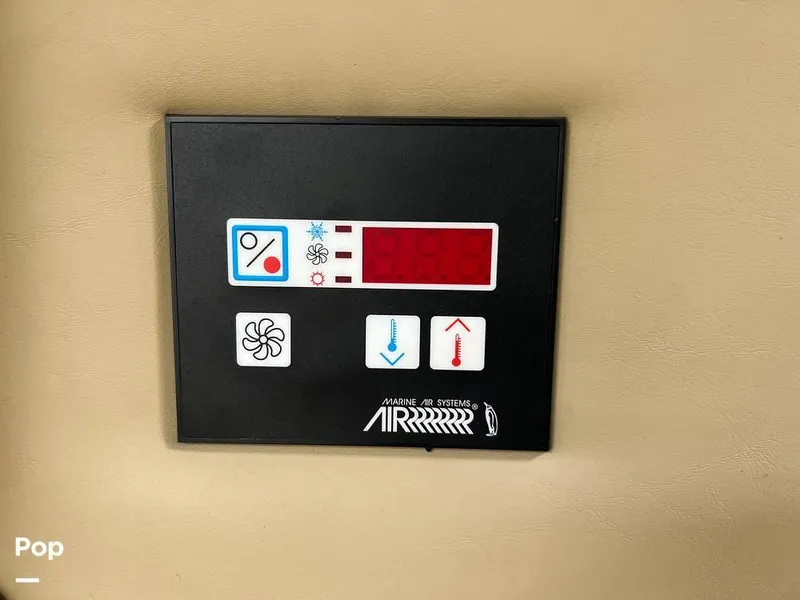 Slide: The Image of 2006 Rinker 320 EC for sale in Stamford, CT - 50