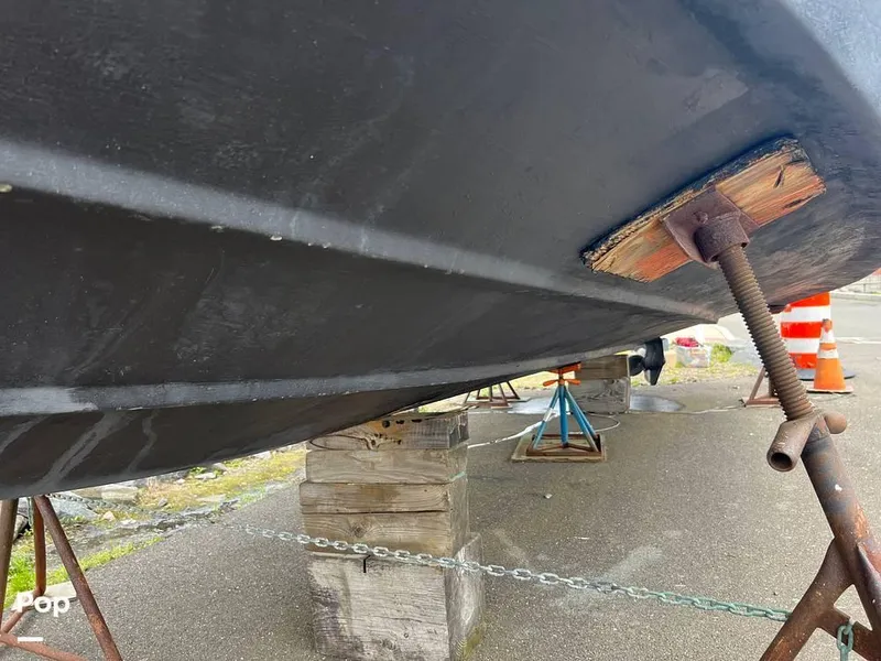 Slide: The Image of 2006 Rinker 320 EC for sale in Stamford, CT - 6